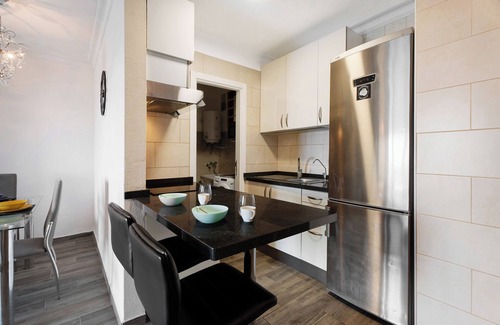 Tabaiba Apartment | Vacation Apartment 'Jardines Del Mar Ocean View' with Sea View, Shared Pool and Wi-Fi