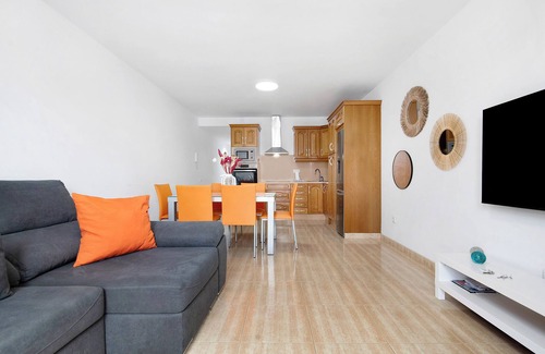 Melenara Apartment | Vacation Apartment 'La Calma En Playa De Salinetas' with Wi-Fi