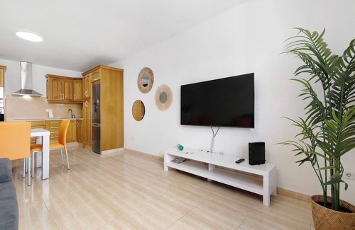 Melenara Apartment | Vacation Apartment 'La Calma En Playa De Salinetas' with Wi-Fi