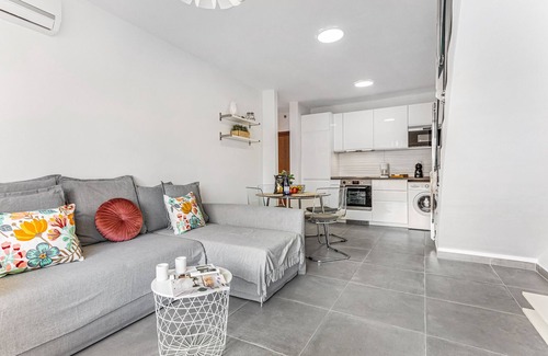 Puerto de Guimar Apartment | Vacation Apartment 'Roof Terrace, Pool Near Beach' with Sea View, Wi-Fi and Air Conditioning