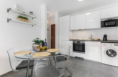 Puerto de Guimar Apartment | Vacation Apartment 'Roof Terrace, Pool Near Beach' with Sea View, Wi-Fi and Air Conditioning