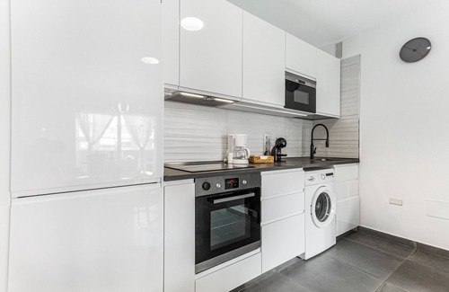 Puerto de Guimar Apartment | Vacation Apartment 'Roof Terrace, Pool Near Beach' with Sea View, Wi-Fi and Air Conditioning