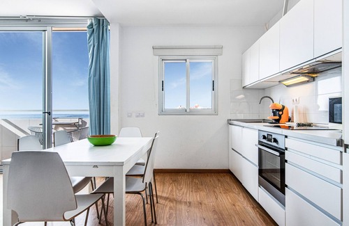 Melenara Apartment | Vacation Apartment 'Vista Playa Y Mar - Sea View' with Balcony, Wi-Fi and Air Conditioning