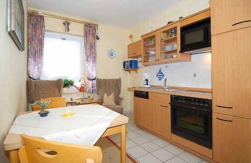 Werdum Apartment | Vacation apartment Wintergarten - Holiday apartments at Ferienhof Warfthof Becker in