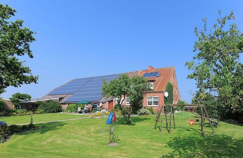 Werdum Apartment | Vacation apartment Wintergarten - Holiday apartments at Ferienhof Warfthof Becker in
