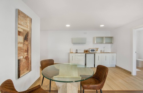 Los Portales Apartment | Vacation 'Bastion Del Drago - 1' with Sea View, Shared Terrace and Wi-Fi