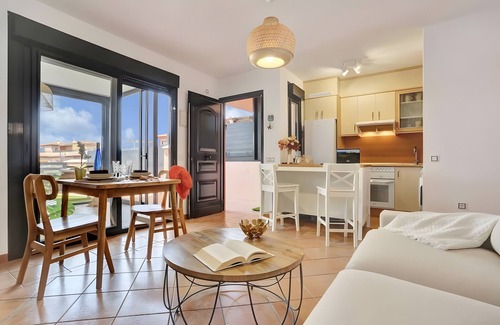 La Oliva Apartment | Vacation 'Bonita Lajares 3' with Shared Pool, Private Terrace and Wi-Fi