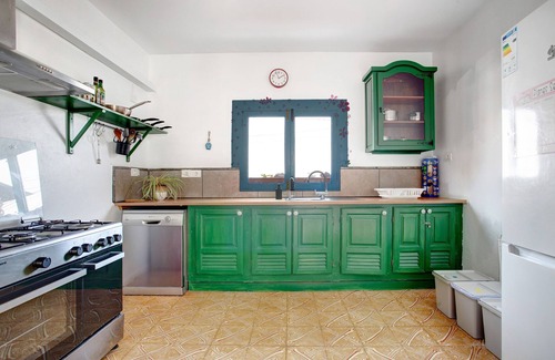 Tabayesco Ski Chalet | Vacation Chalet Casa Azul with Mountain View, Wi-Fi, Garden & Terrace