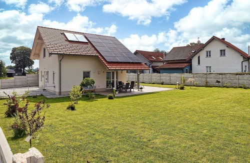 St. Oswald Apartment | Vacation chalet with large outdoor terrace