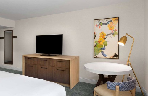 Milpitas Hotel | Vacation Day Is Always A Great Idea! w/Outdoor Pool, Near Pinewood Park!