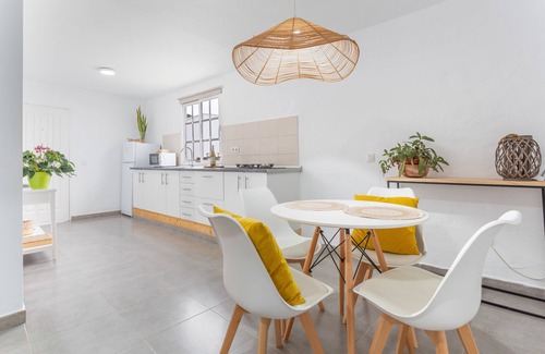 Tinajo Apartment | Vacation 'El Cuarto De Moza' with Private Terrace, Shared Garden and Wi-Fi