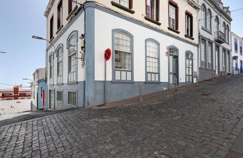 Santa Cruz de la Palma Apartment | Vacation Home 'Casa Clásica Santa Cruz De La Palma' with Sea View & Wi-Fi