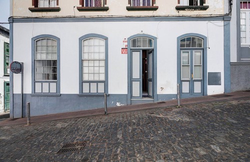 Santa Cruz de la Palma Apartment | Vacation Home 'Casa Clásica Santa Cruz De La Palma' with Sea View & Wi-Fi