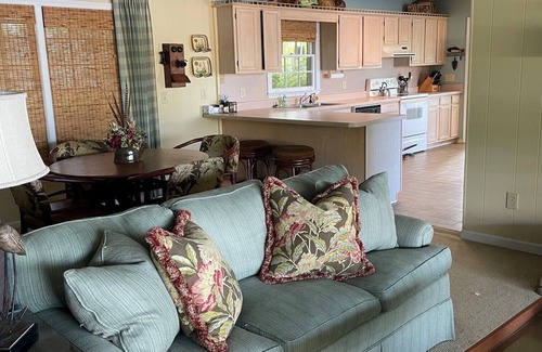 Dadeville House | Vacation Getaway on Lake Martin only 35 minutes from Auburn