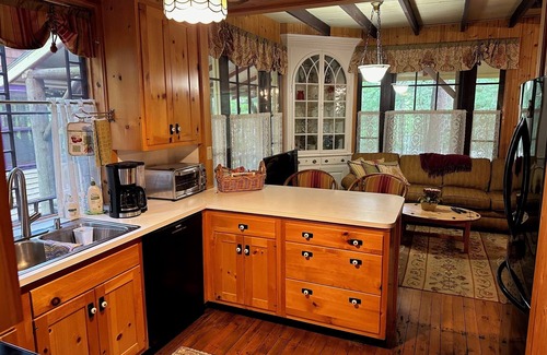 Mount Gretna Cottage | Vacation Haven at Holly