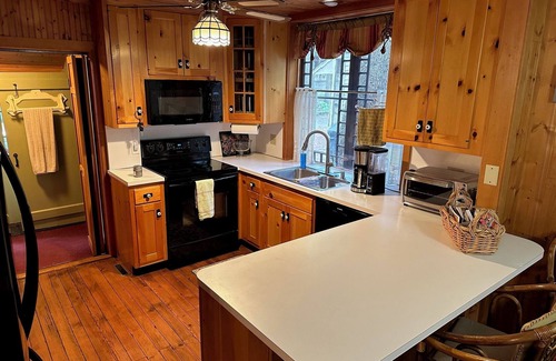 Mount Gretna Cottage | Vacation Haven at Holly