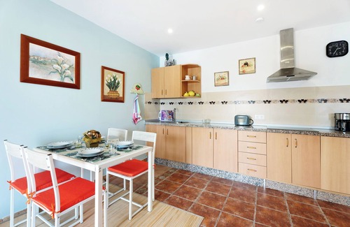 Granadilla de Abona Apartment | Vacation Home 'P Armonia Rural' with Sea View, Terrace, Shared Pool & Wi-Fi