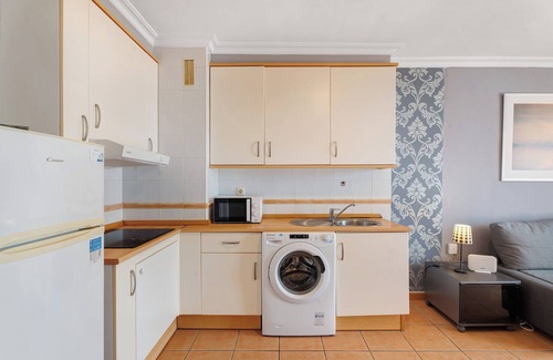 Granadilla de Abona House | Vacation Home 'Duplex Tejita Beach' with Shared Pool, Balcony and Wi-Fi