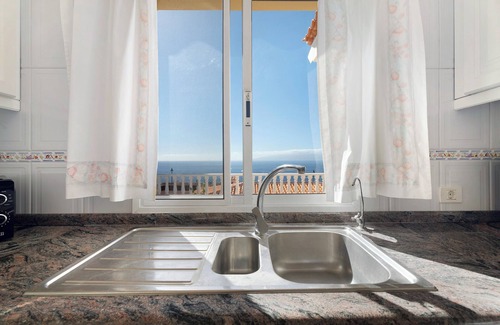 Puerto de Santiago Villa | Vacation Home 'House Carla Pool Private' with Sea View, Heated Pool & Wi-Fi