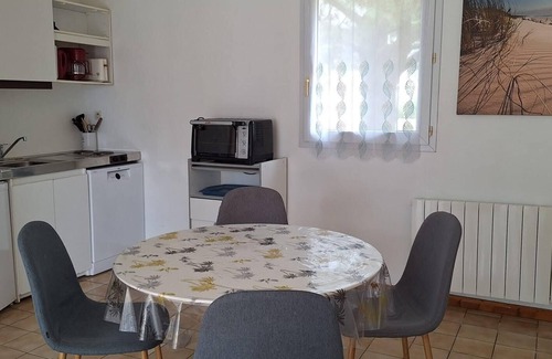 Erdeven House | Vacation home 900m from the beach