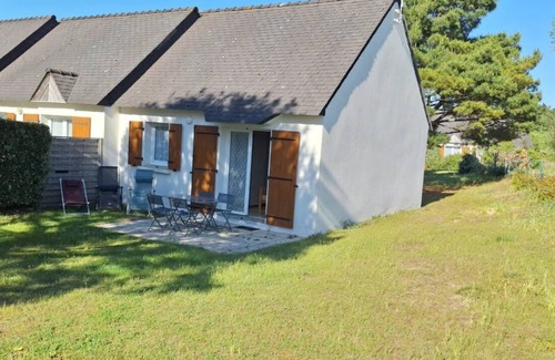 Erdeven House | Vacation home 900m from the beach