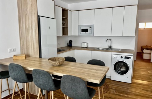 Armenime Apartment | Vacation Home "Amber L5" with Sea View & Wi-Fi