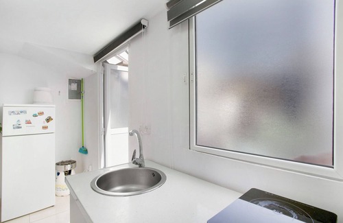 Santa Lucia House | Vacation Home 'Atico Vecindario, Aeropuerto' with Private Terrace, Balcony and Wi-Fi