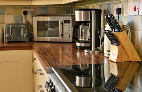 Tremadog House | Vacation home Awelon by Interhome