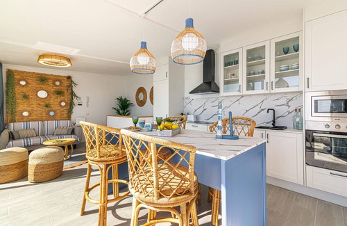 La Jaca House | Vacation Home 'Brisa Marina' with Sea View, Private Terrace and Wi-Fi