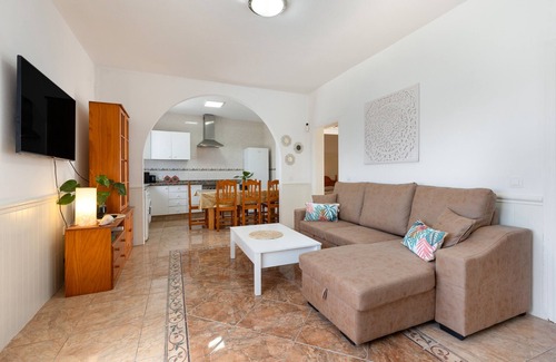 Pajara House | Vacation Home 'Buganvilla' with Sea View and Wi-Fi