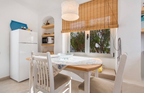 Haria House | Vacation Home 'Casa Azul' with Sea View, Private Terrace and Wi-Fi