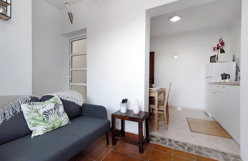 Arucas House | Vacation Home 'Casa Andreita' with Sea View, Private Terrace and Wi-Fi