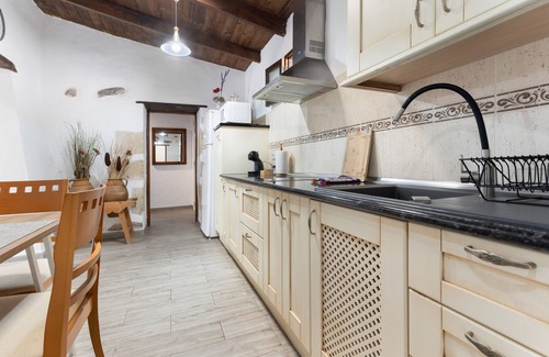 Betancuria House | Vacation Home 'Casa Doña Carmen' with Mountain View, Private Terrace and Wi-Fi