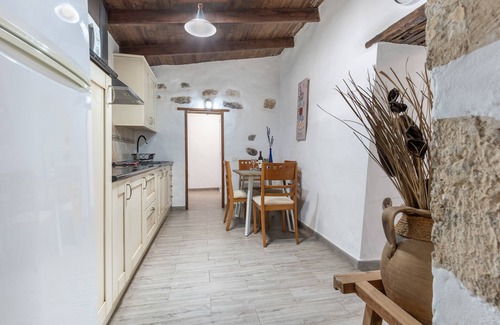 Betancuria House | Vacation Home 'Casa Doña Carmen' with Mountain View, Private Terrace and Wi-Fi