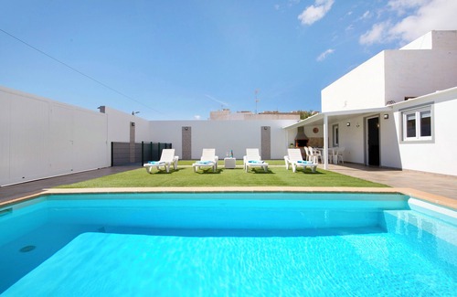 El Matorral House | Vacation Home "Casa Muley" with Private Pool, Private Garden & Wi-Fi