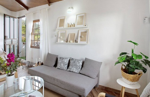 Barlovento House | Vacation Home "Casa Nieves de Mario" with Sea View, Garden & Wi-Fi