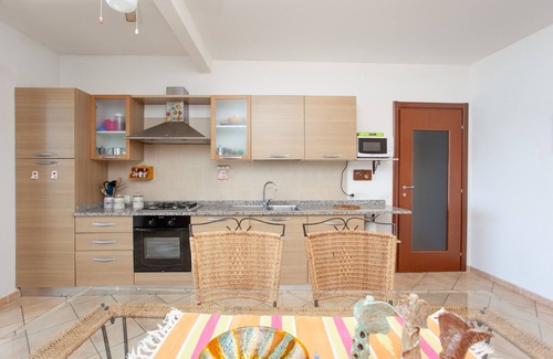 Sas Linnas Siccas House | Vacation Home Casa sulla Spiaggia 1 with Sea-View, Terraces & Garden