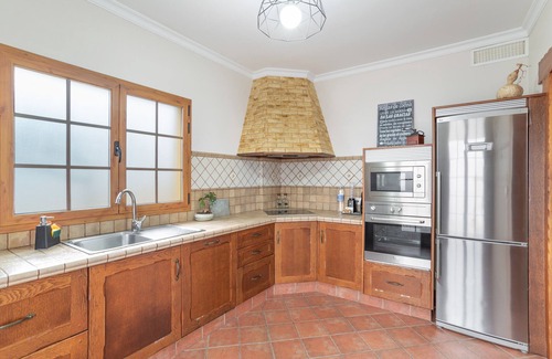 El Risco House | Vacation Home 'Casa Yaraina' with Sea View, Wi-Fi and Air Conditioning