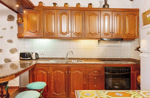 Tejeda House | Vacation Home 'Casita Roque Nublo' with Mountain View, Garden & Wi-Fi