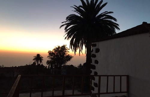 Puntagorda House | Vacation Home "Centenary Canarian Country House" with Sea View, Private Terrace & Wi-Fi