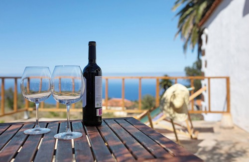 Puntagorda House | Vacation Home "Centenary Canarian Country House" with Sea View, Private Terrace & Wi-Fi