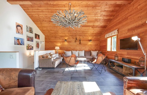 Vex House | Vacation home Hiboux by Interhome