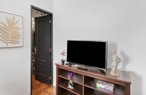 Abades House | Vacation Home Chalet Duplex Independiente Abades with Sea View, Terrace & Wi-Fi