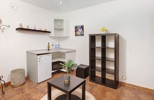 Abades House | Vacation Home Chalet Duplex Independiente Abades with Sea View, Terrace & Wi-Fi