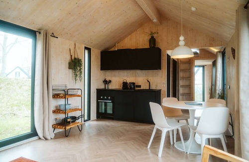 Ouddorp Ski Chalet | Vacation home cut from the right cloth!