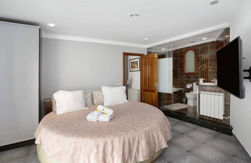 Teror House | Vacation Home 'Duplex Carmelo Y Carmela' with Private Terrace, Private Garden and Wi-Fi