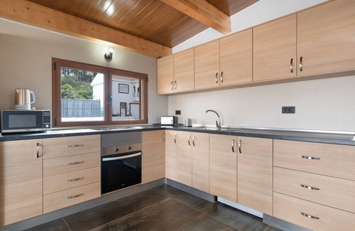 Santa Maria de Guia de Gran Canaria House | Vacation Home 'El Mirador 2' with Sea View, Wi-Fi and Air Conditioning