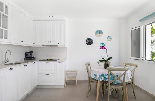 El Golfo House | Vacation Home 'El Pasero' with Mountain View, Private Terrace and Wi-Fi