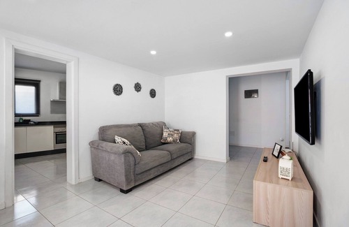 Candelaria House | Vacation Home 'El Pleito' with Private Pool, Private Terrace and Wi-Fi