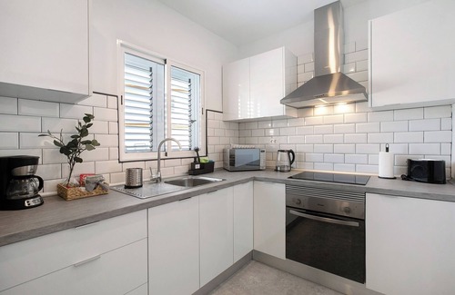 Candelaria House | Vacation Home 'El Ramonal Vacacional' with Sea View, Private Terrace and Wi-Fi